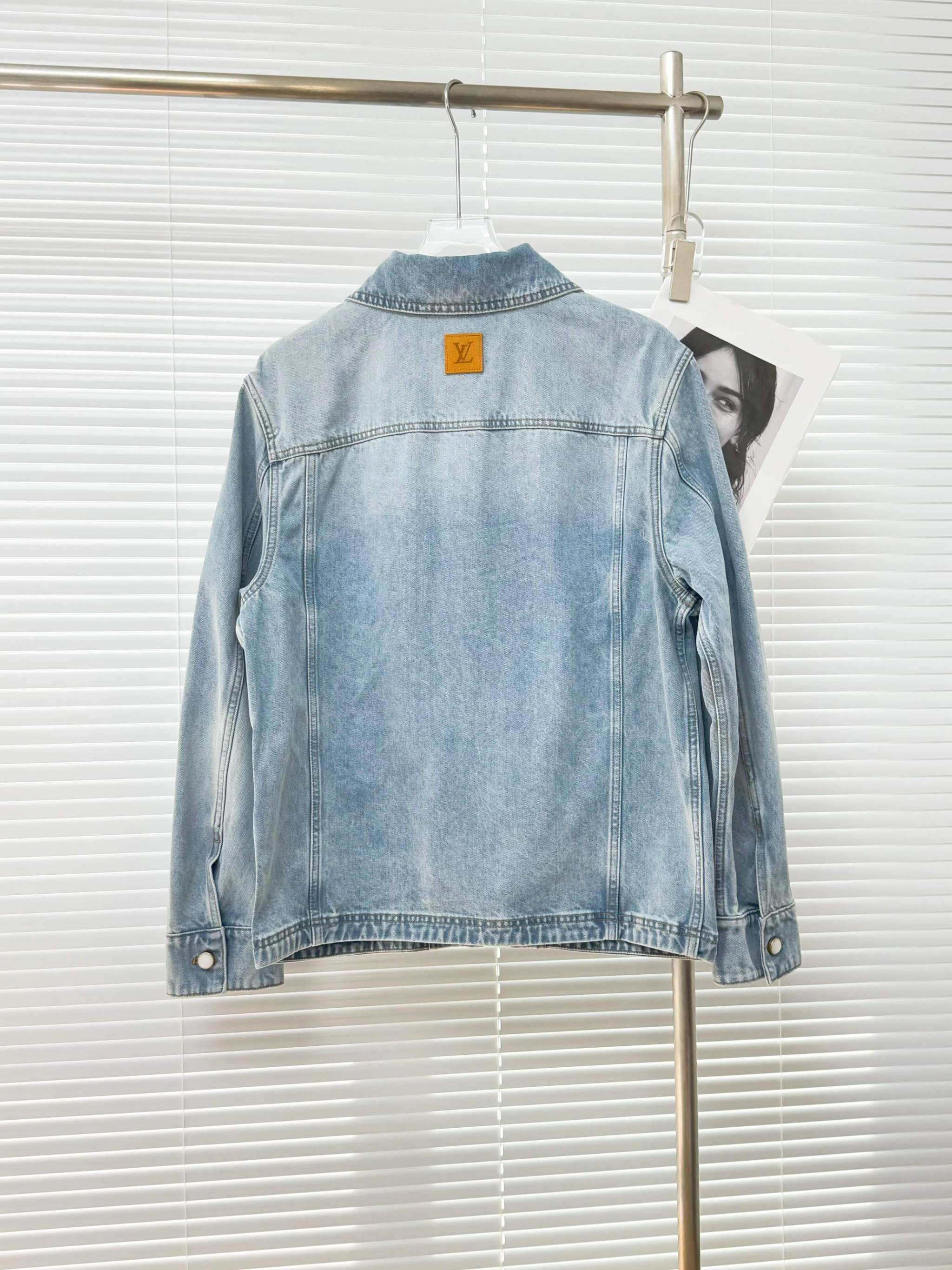 wg.luxury- 8V item:E-F409D0605